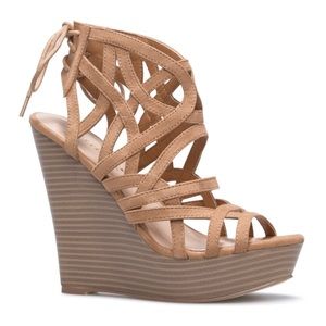 Platform Wedge in Tan ☀️❤️